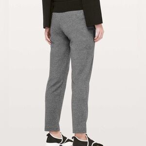 Lululemon On The Move Pant, 28” size 4, in Dark Heathered Gray